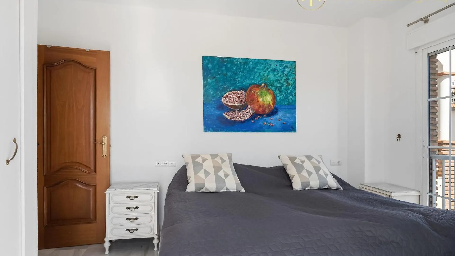 Apartment Big Terrace Retreat And Only Steps From Beach & Town La Herradura  Spain