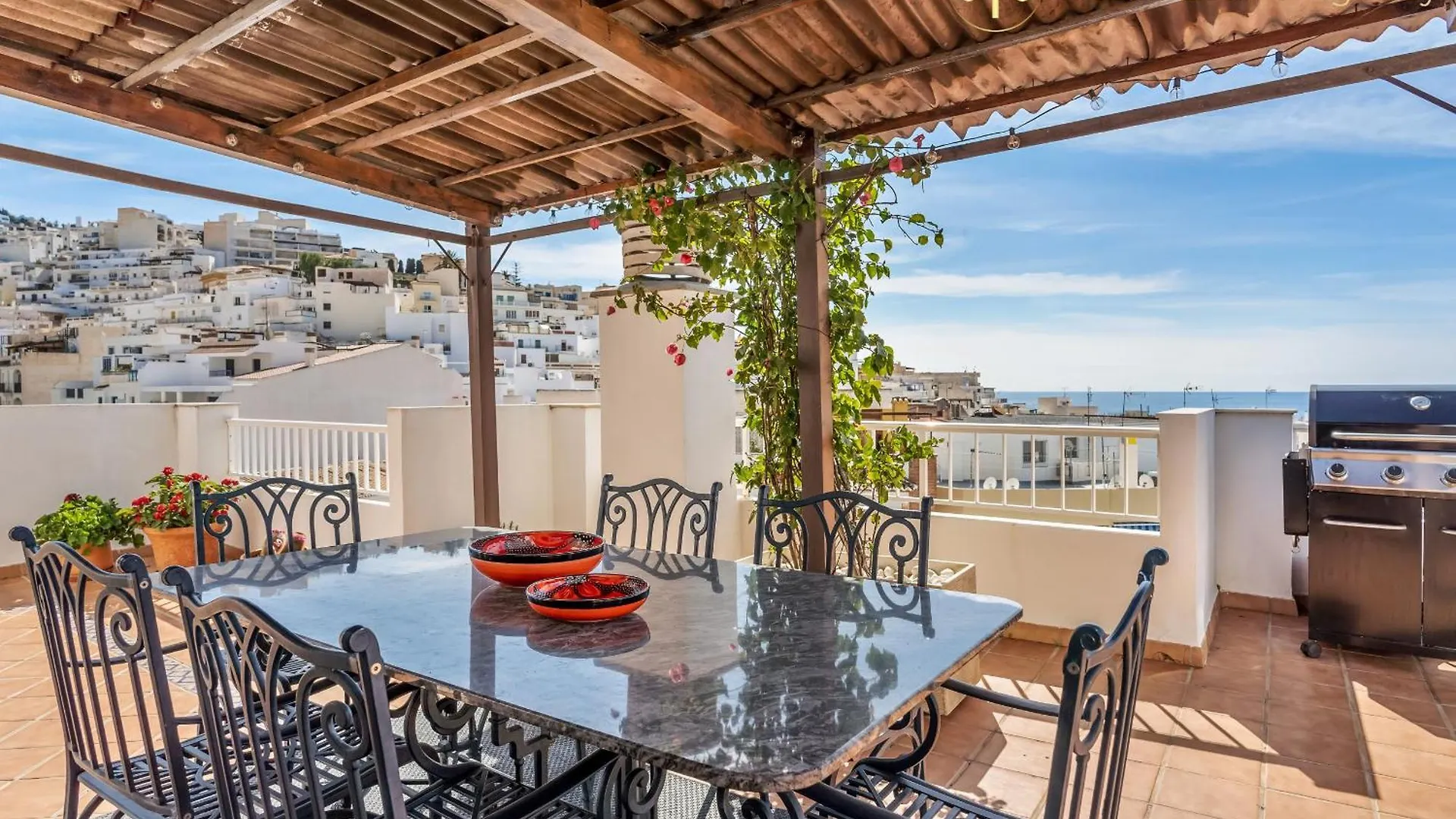 Big Terrace Retreat And Only Steps From Beach & Town La Herradura  La Herradura (Granada)