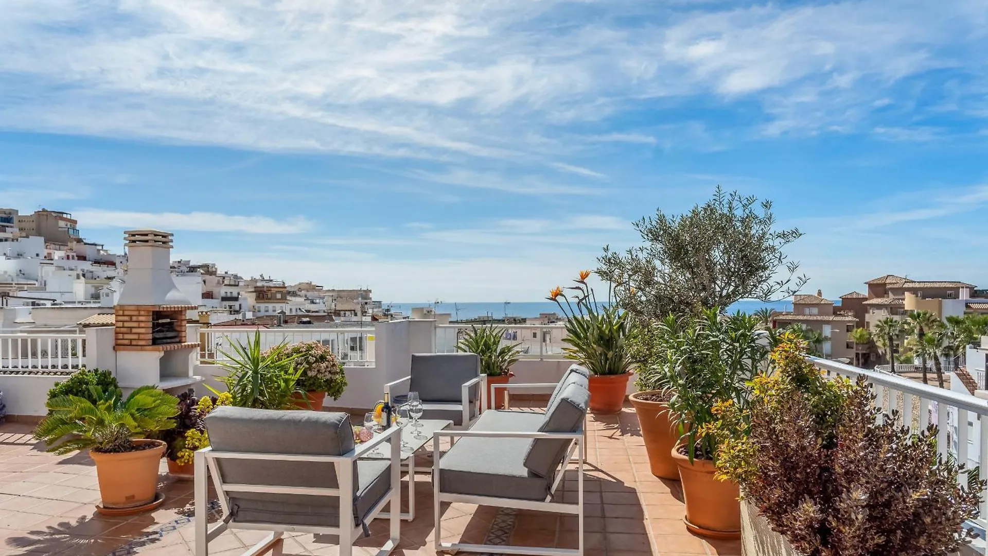 Big Terrace Retreat And Only Steps From Beach & Town La Herradura  0*, La Herradura (Granada)