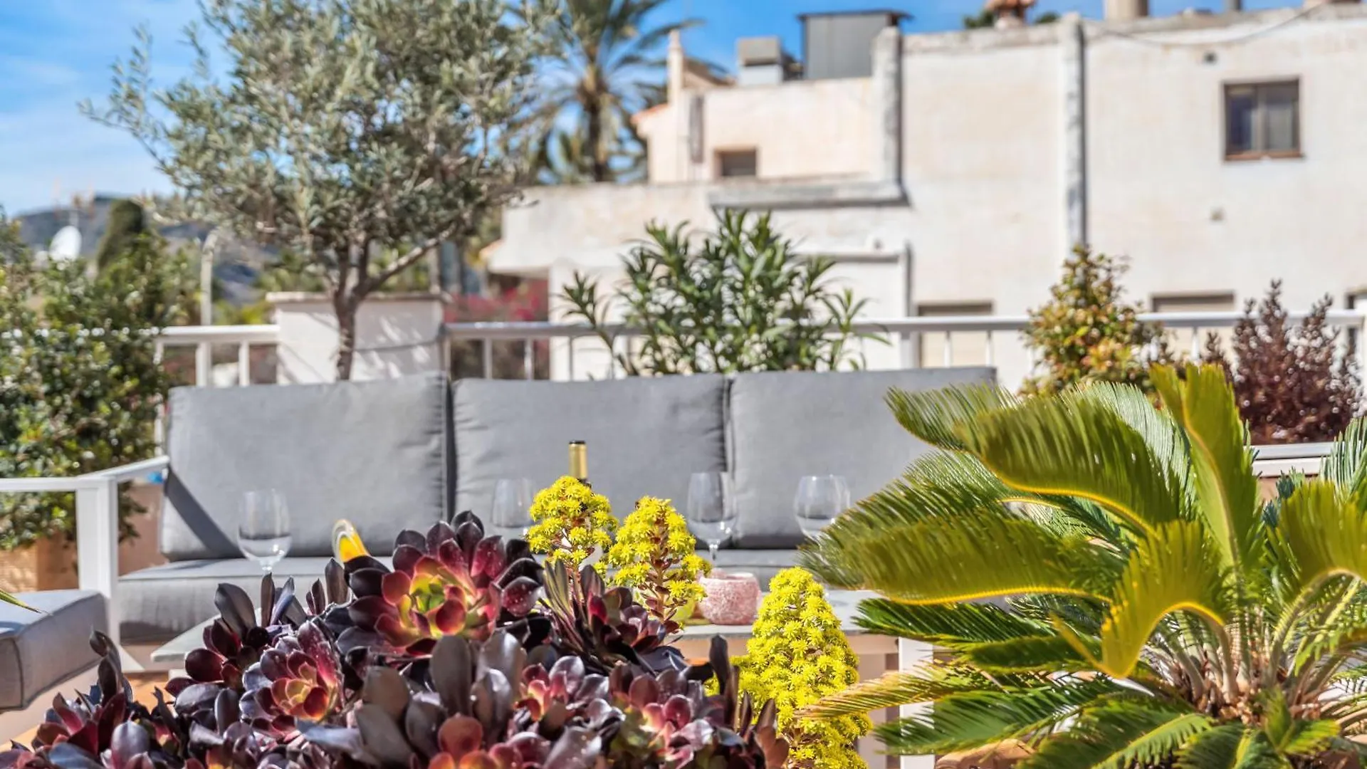 Big Terrace Retreat And Only Steps From Beach & Town La Herradura