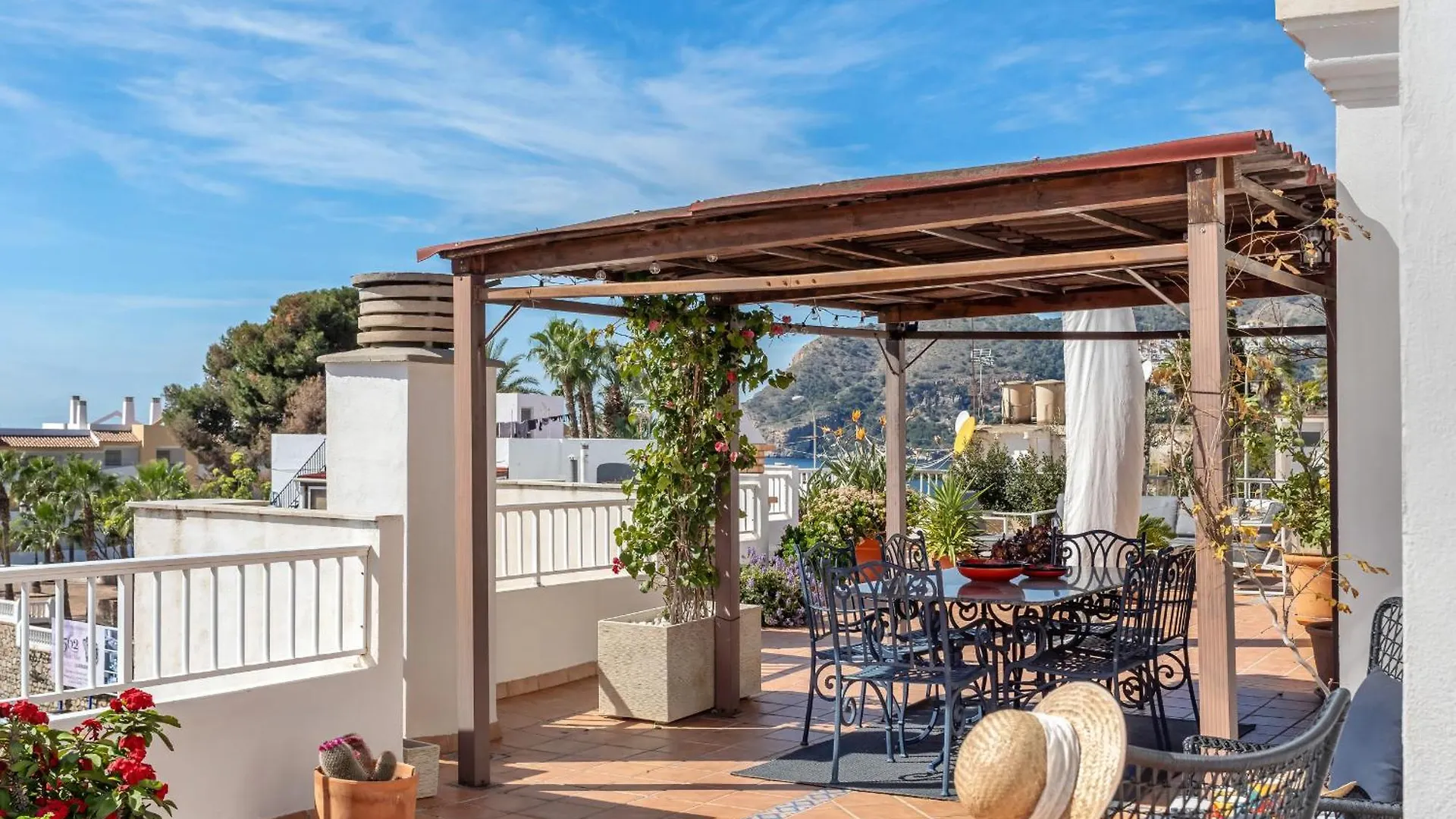 Big Terrace Retreat And Only Steps From Beach & Town La Herradura  0*, La Herradura (Granada)